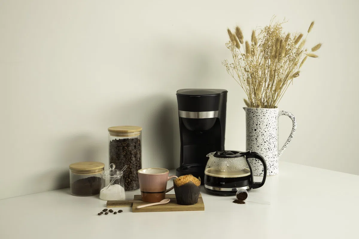 Tristar Caffettiera a filtro - 1,25 L - 12 tazze max. - Filtro permanente - Sistema antigoccia e mantenimento in caldo - 750 W - CM-1282