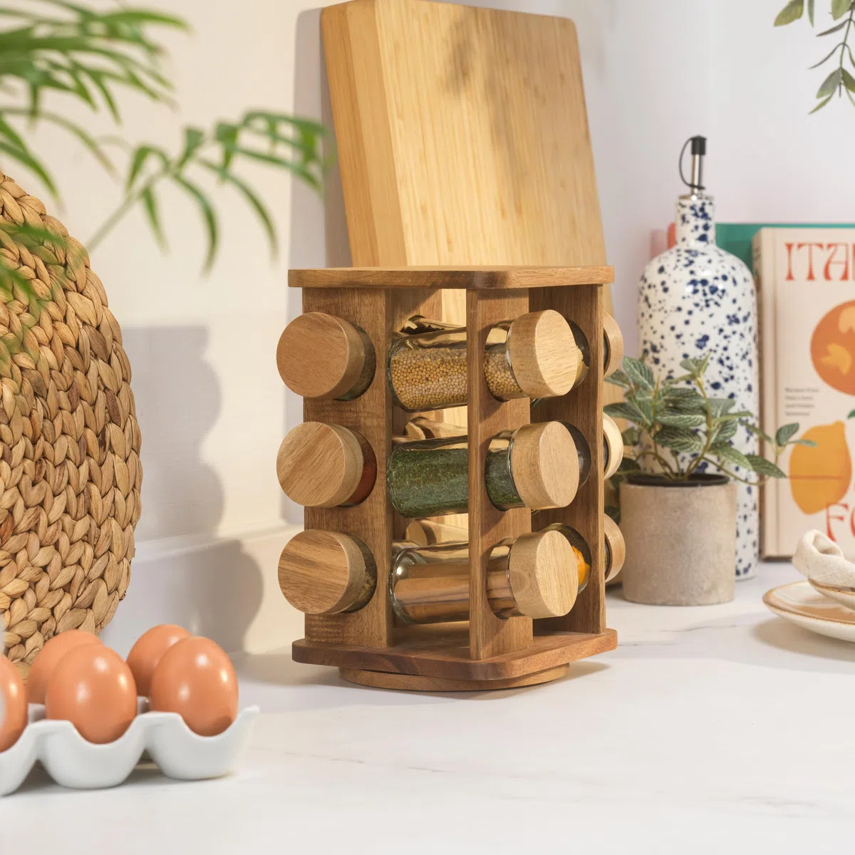Salter Toronto Rotating Spice Rack – 12 Barattoli di Vetro Compatti Ricaricabili Inc. Etichette per Spezie, Coperchio a Vite, Legno di Acacia FSC e Coperchi a Vite, Freschezza Duratura, Base Girevole