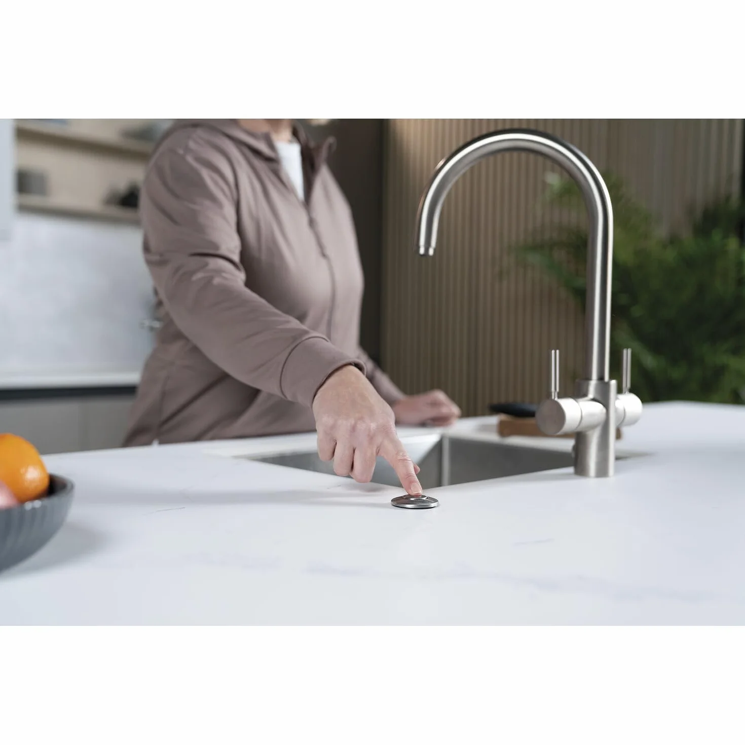 Insinkerator Premium 700 EC - Tritatutto per rifiuti da cucina con motore a induzione da 0,75 CV e interruttore dell'aria