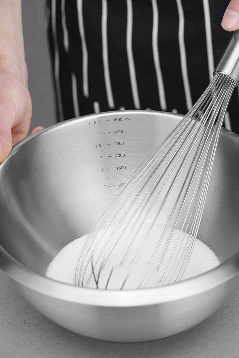 HENDI Ciotola da cucina, 6L, multifunzionale, insalatiera, contenitore per alimenti, ciotola di miscelazione, con base in gomma antiscivolo, ⌀330x(H)155mm, acciaio inox