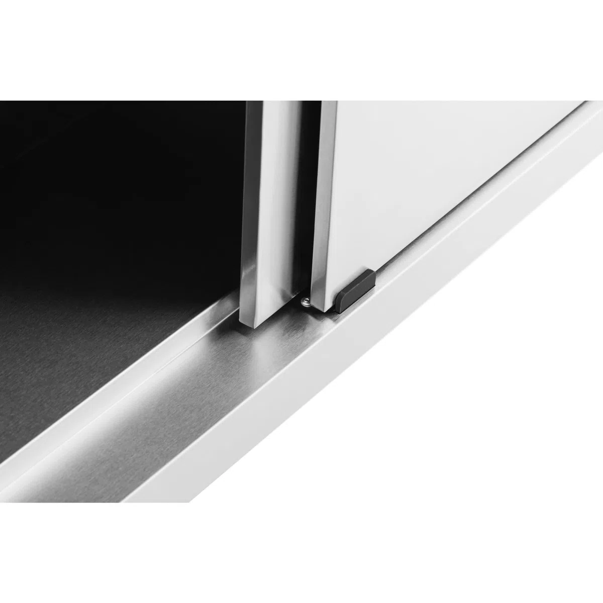 Royal Catering Tavolo Armadiato Acciaio Inox Con Alzatina Banco Da Cucina Porte Scorrevoli RCSSCB-200X60-E-B (200 x 60 cm, 600 kg)
